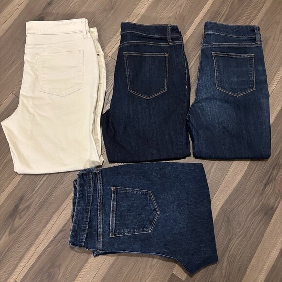 Lot of 4 St. John's Bay Women's Denim Jeans ~ Size: 16 Shorts - Picture 1 of 10